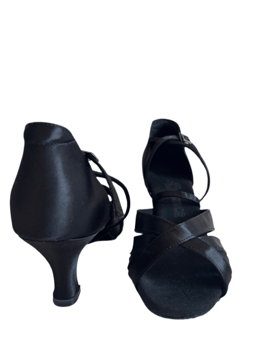 BD Dance Women's Latin Dance Shoes, Black Satin, Natural Suede Insole, 65mm/ 2.5’ heel, Salsa, Bachata