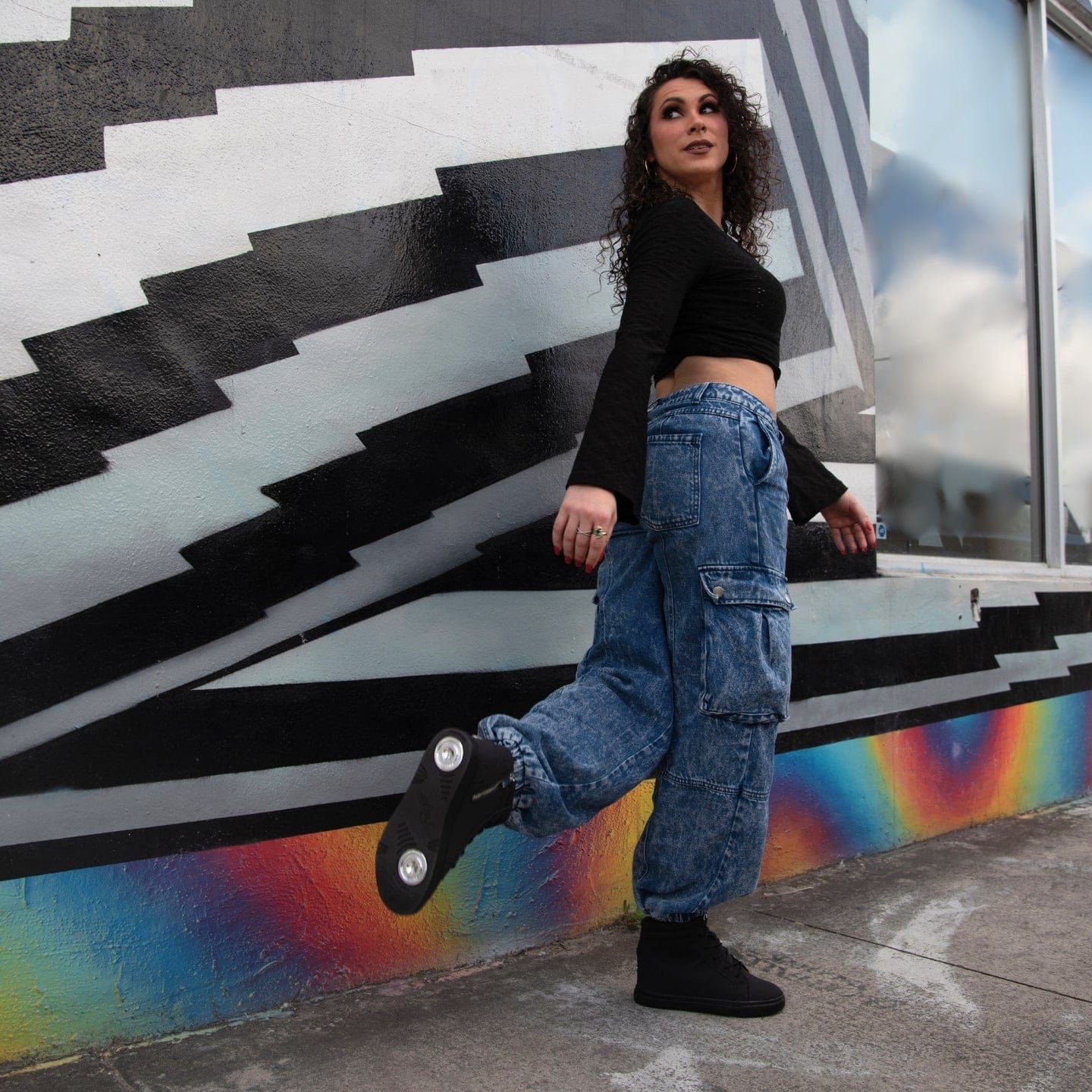 Fuego All-black Wedge Dance Sneakers