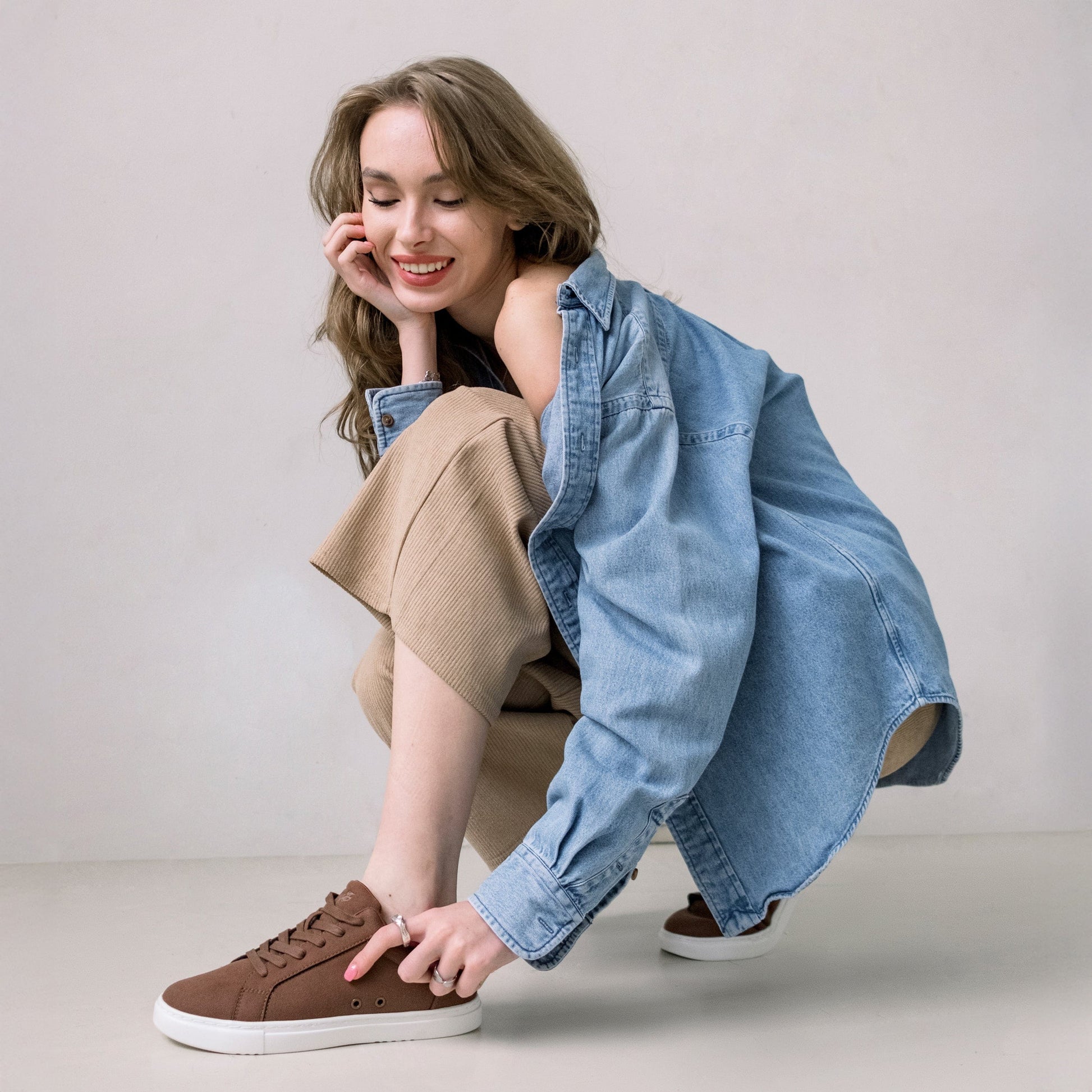 Fuego Mocha Low-Top Dance Sneakers